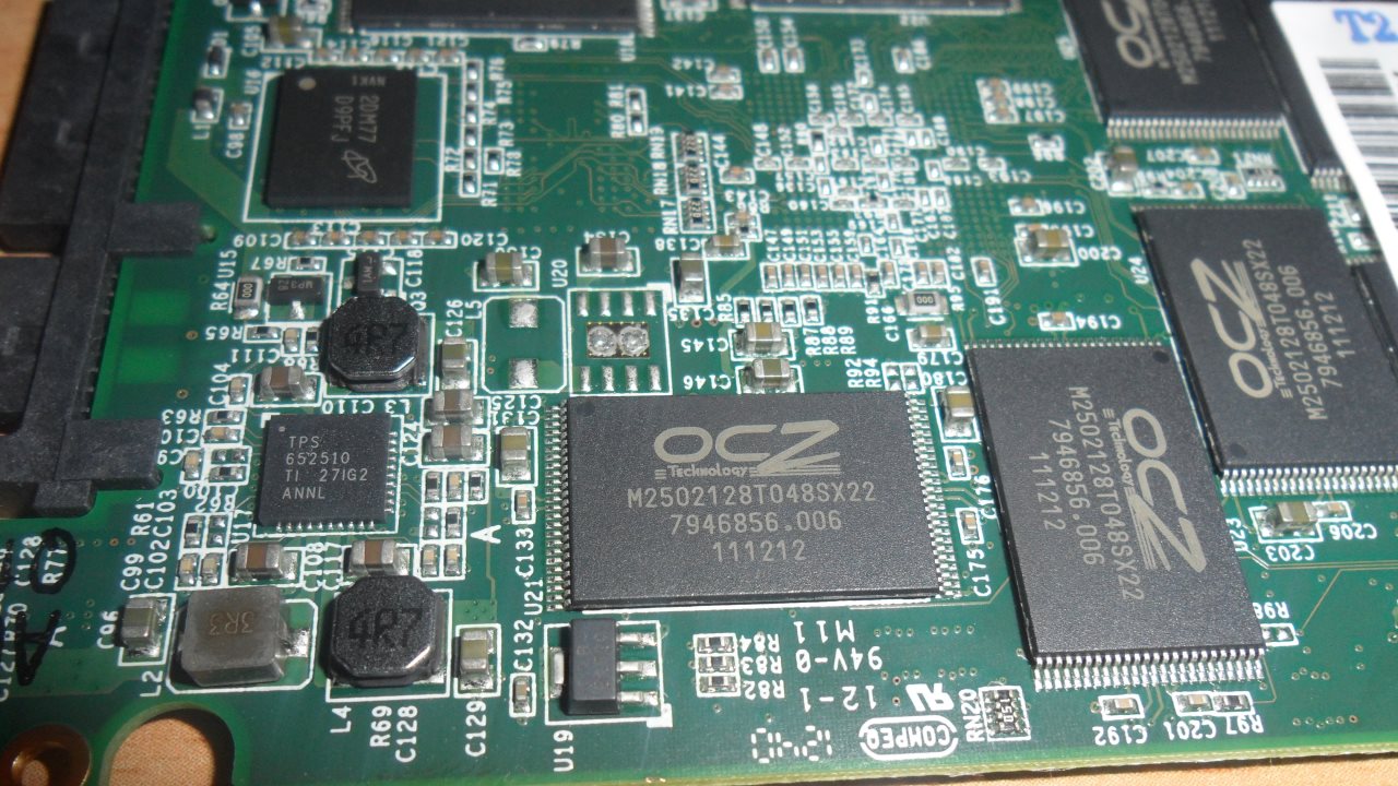 IMFT 25 nm NAND memory